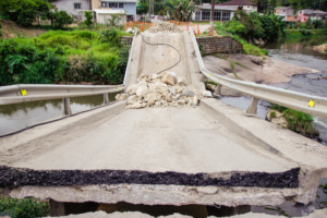 Read more about the article Prefeitura acompanha reconstrução de ponte no Sertão do Maruim