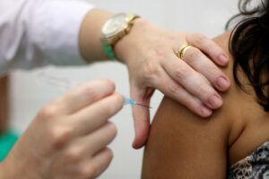 Read more about the article Sábado, dia 13, é o Dia D de Vacinação Contra a Gripe