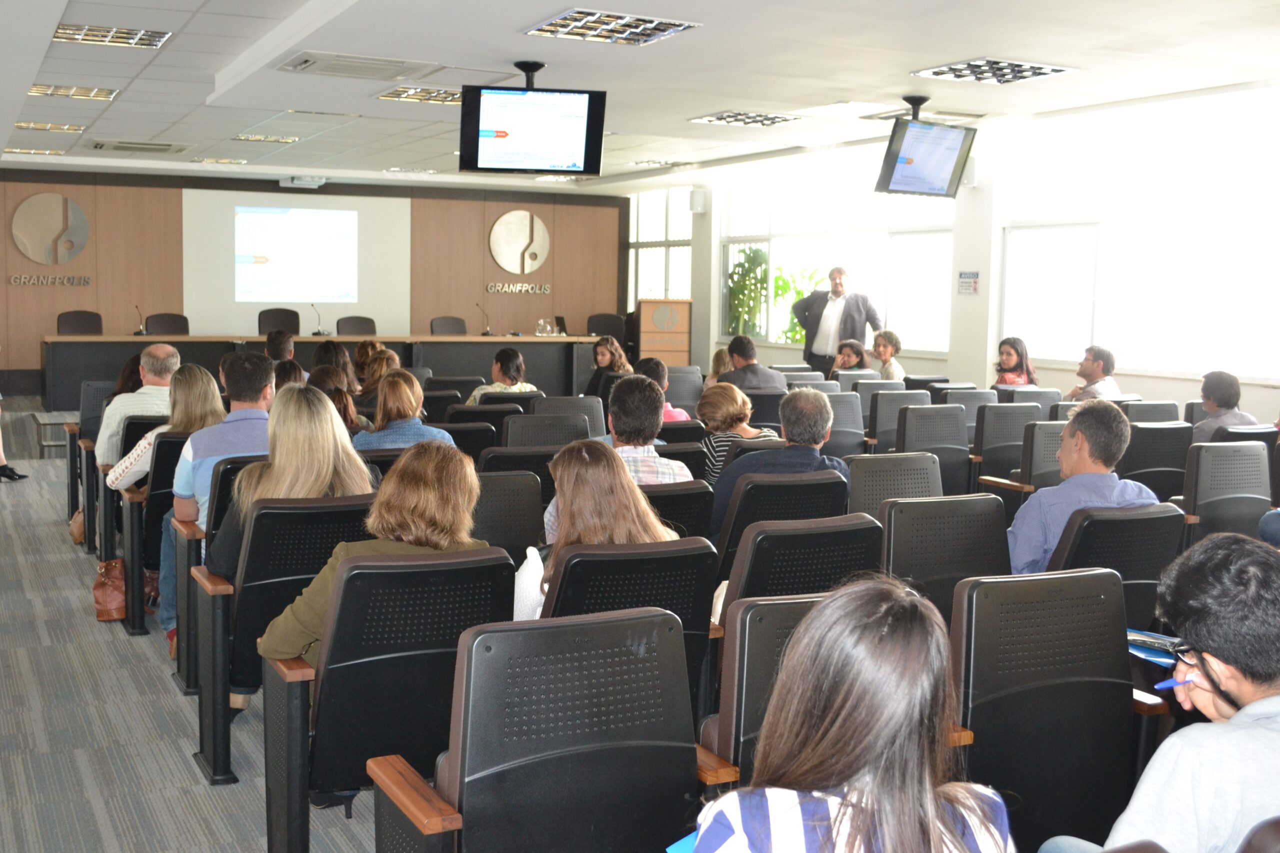 You are currently viewing Gestores municipais de convênios recebem capacitação da Caixa