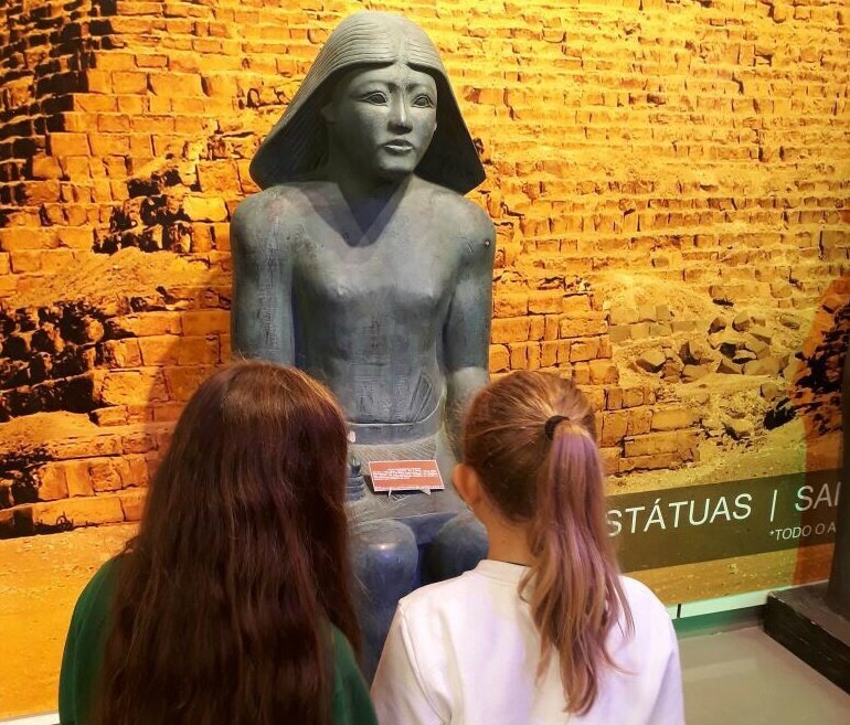 Read more about the article Alunos do município aprendem sobre cultura egípcia em museu itinerante