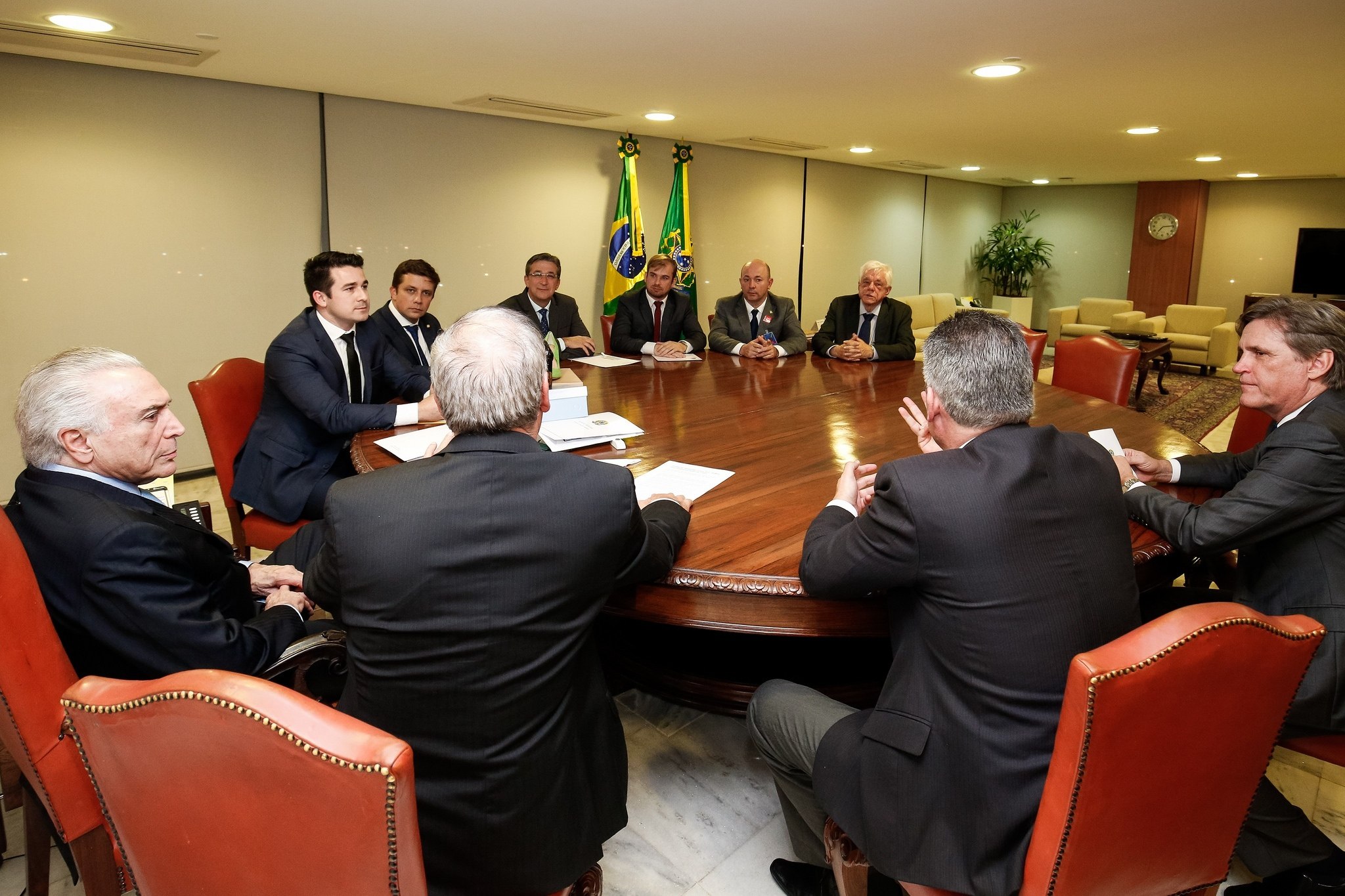 Read more about the article Prefeito participa de audiência com presidente Michel Temer