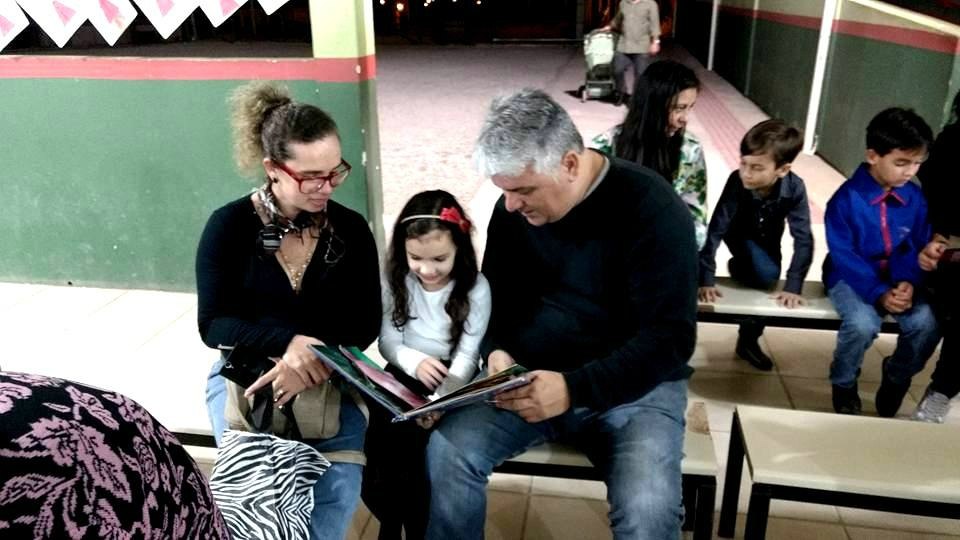 You are currently viewing Noite Literária integra pais à comunidade escolar do município