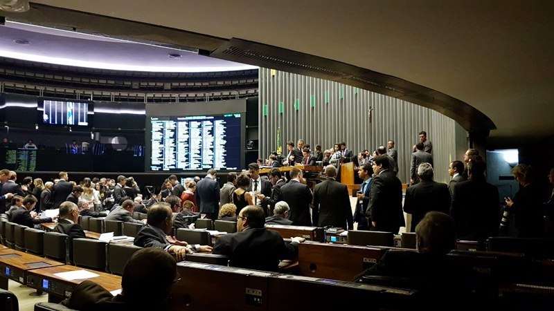 You are currently viewing Congresso adia votação dos vetos para 22 de novembro, dia da mobilização nacional dos prefeitos em Brasília