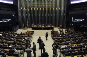 Read more about the article “Chega de transferir responsabilidades aos Municípios”, afirma Ziulkoski em sessão solene na Câmara