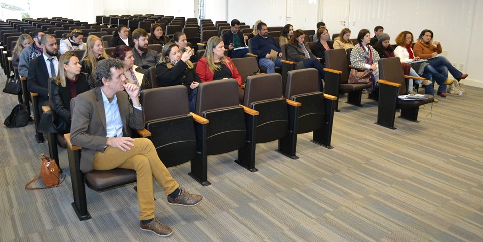 Read more about the article Colegiado de Habitação, Regularização Fundiária e Direito à Cidade da GRANFPOLIS faz primeira reunião