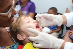 Read more about the article Brasil ainda não atingiu 95% do público alvo na Campanha contra a pólio e o sarampo