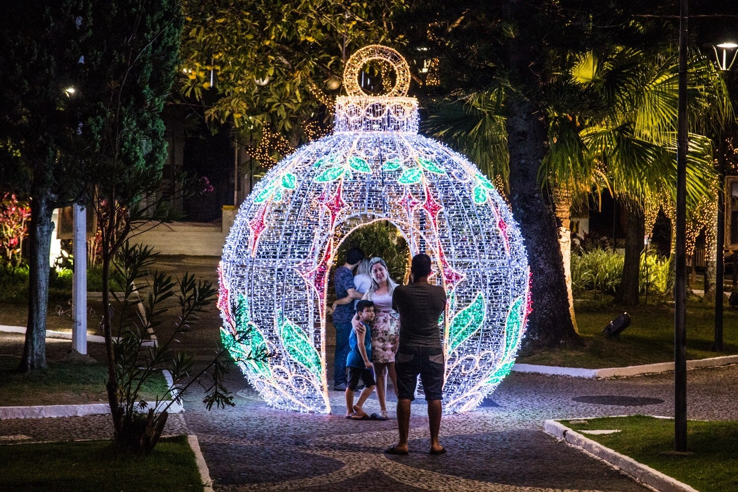 You are currently viewing Iluminação de Natal será inaugurada pela Prefeitura na sexta (23)