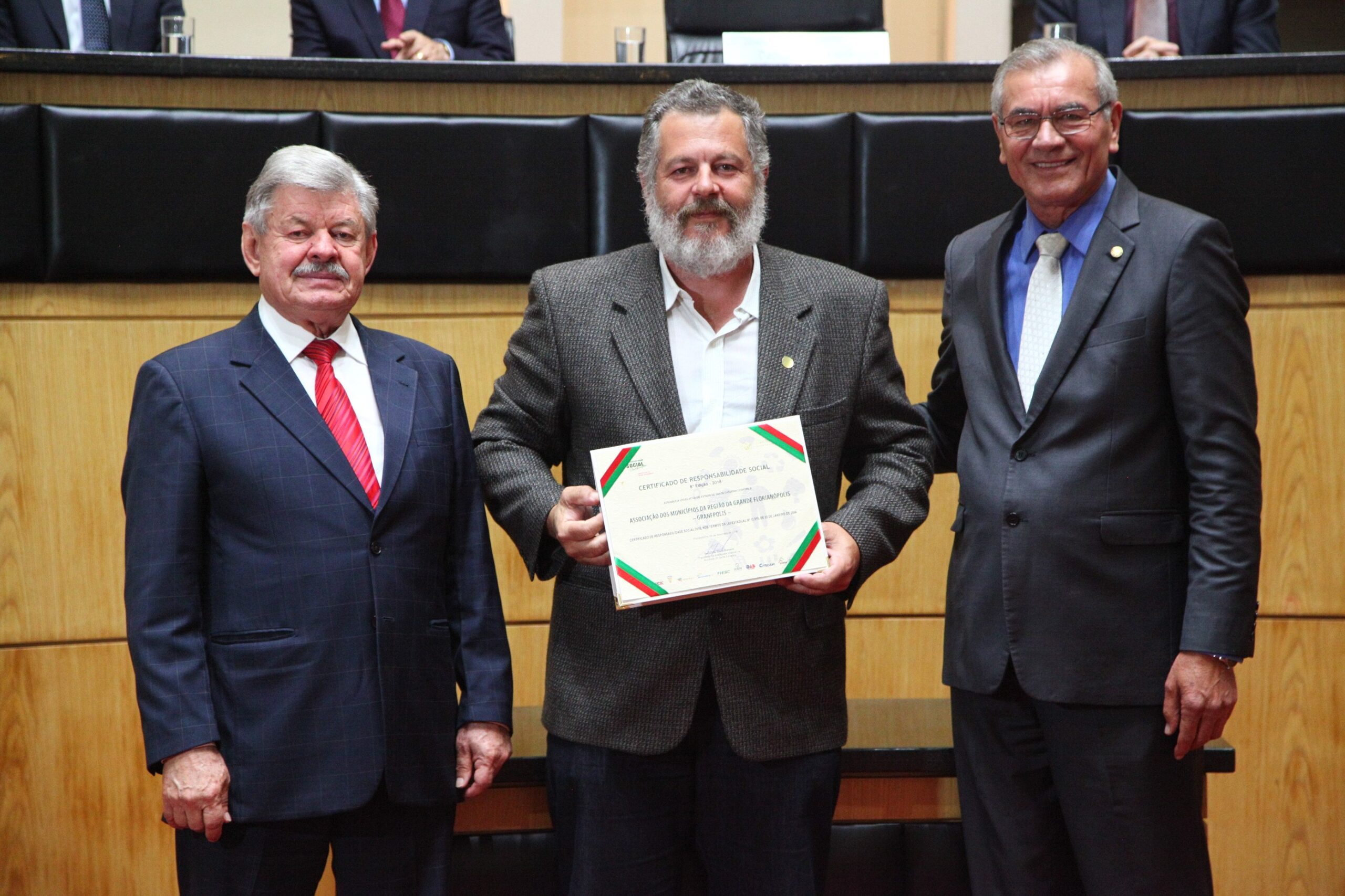 Read more about the article GRANFPOLIS recebe pela terceira vez consecutiva na ALESC Certificação de Responsabilidade Social