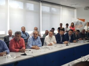 Read more about the article Por unanimidade, Associações de Municípios aprovam consórcio para manutenção de rodovias