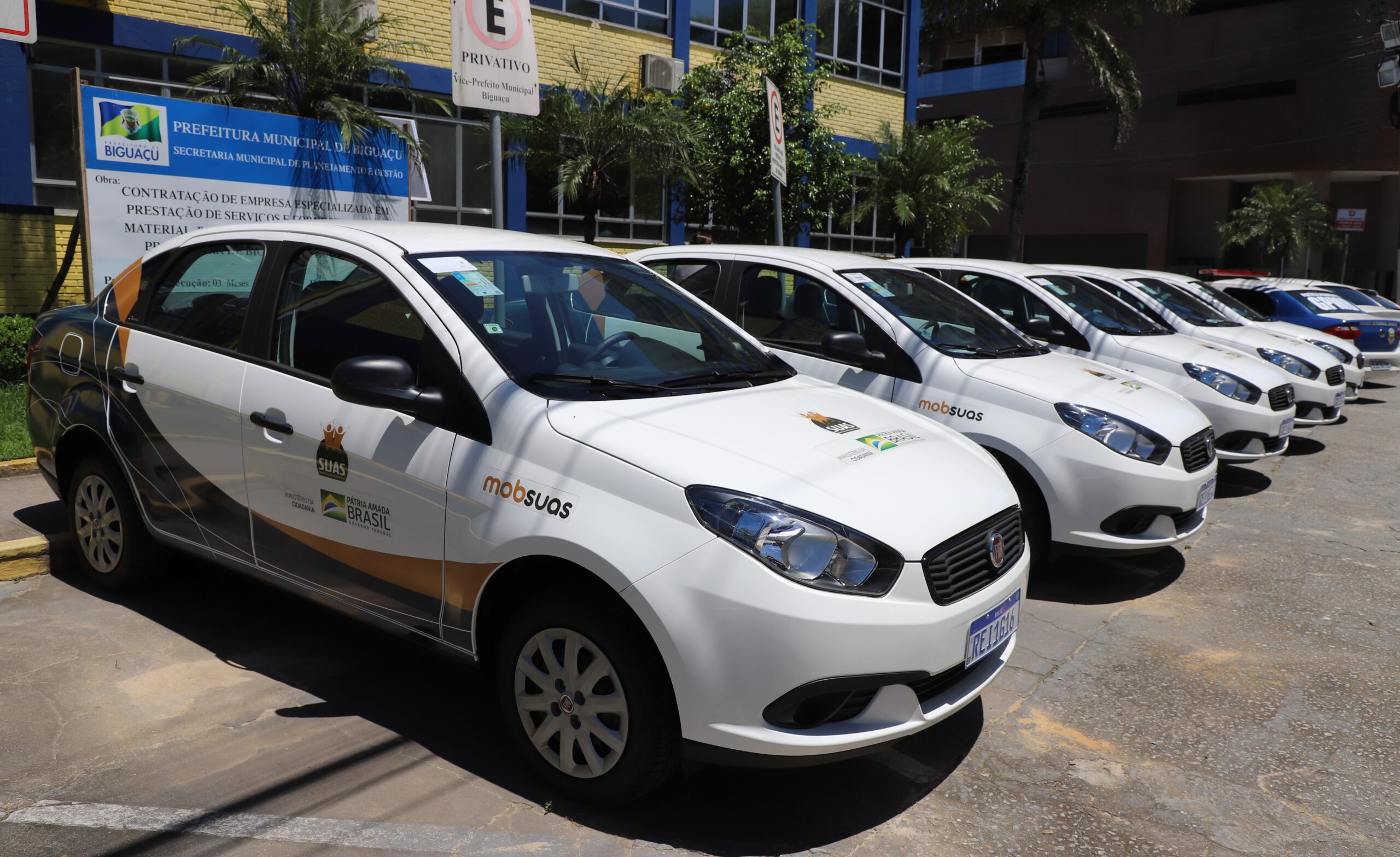 Read more about the article Biguaçu recebe cinco carros para atendimento em Assistência Social