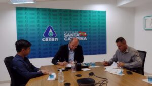 Read more about the article Município de Santo Amaro e CASAN firmam parceria para trazer mais recursos para saneamento e rede de abastecimento de água.