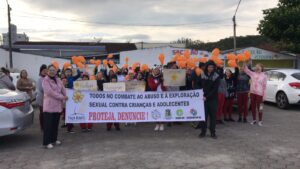 Read more about the article Maio Laranja: Caminhada de conscientização contra exploração de crianças e adolescentes é realizada em Nova Trento