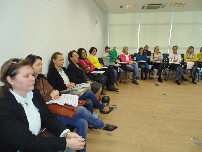 You are currently viewing Colegiado Estadual de Assistentes Sociais realiza reunião em Florianópolis