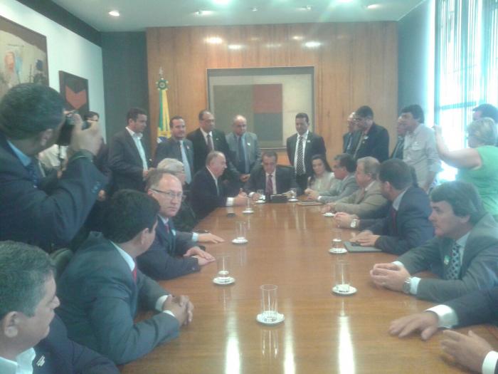 Read more about the article Presidente da GRANFPOLIS acompanha pauta municipalista no Congresso Nacional