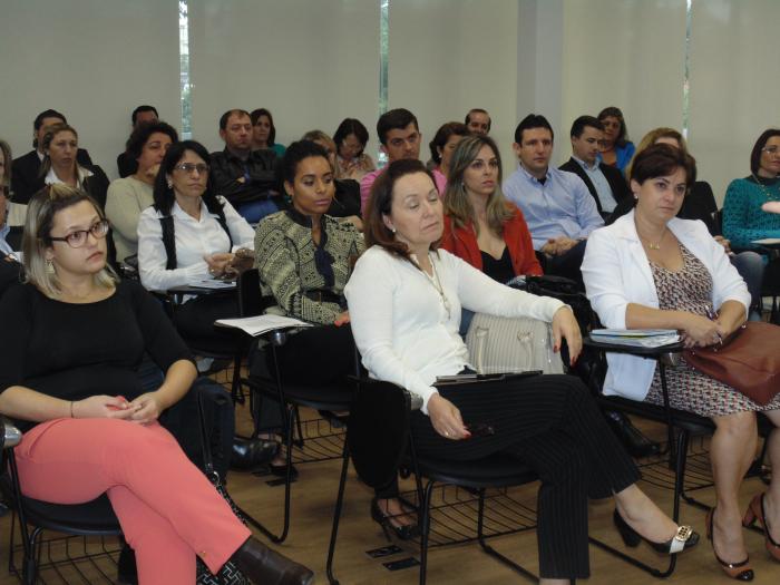 Read more about the article Colegiado de Educação orienta municípios na relação com o Ministério Público