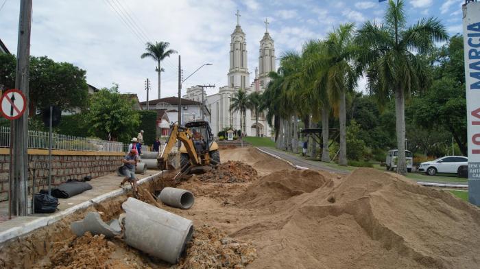 You are currently viewing Começa a revitalização de ruas do centro