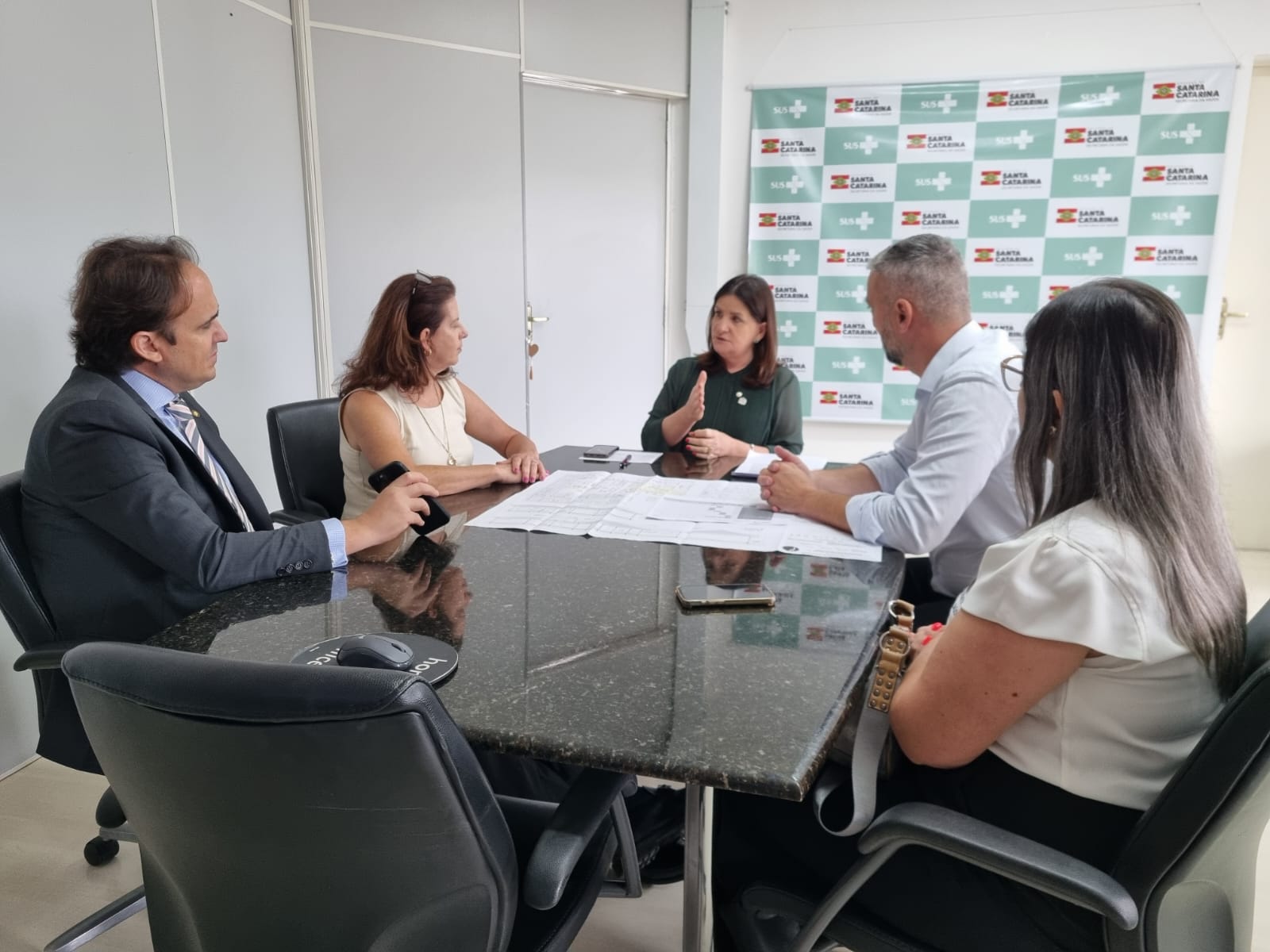 Read more about the article Presidente da Granfpolis atua no fortalecimento do Consórcio de Saúde